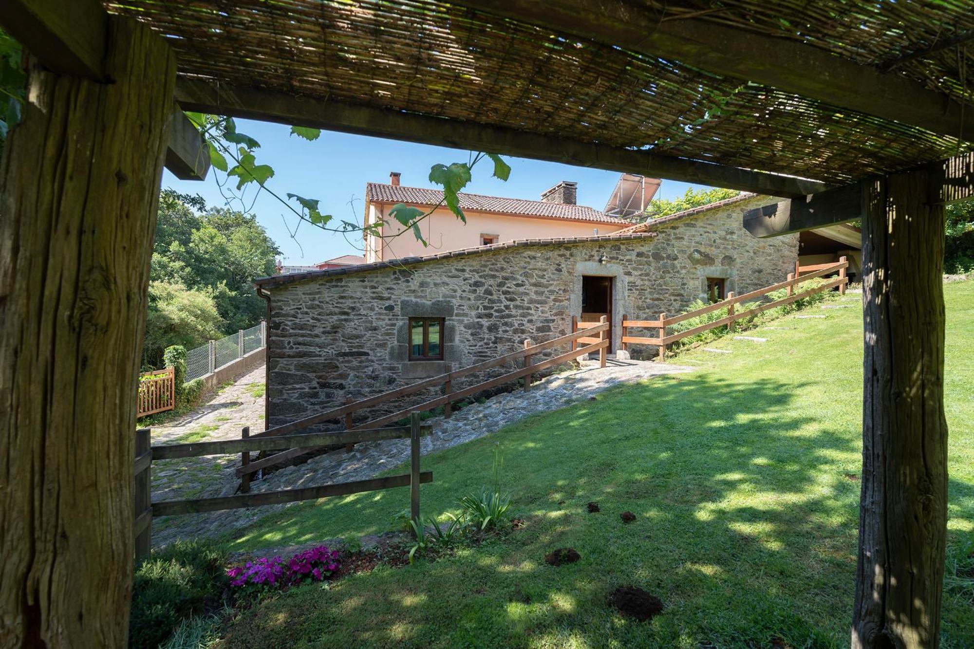 Casa Rural Completa Rio Sarela 圣地亚哥－德孔波斯特拉 外观 照片